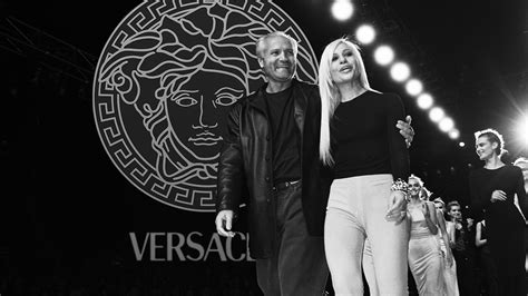 Ý nghĩa logo thương hiệu – Phần 7: Versace 